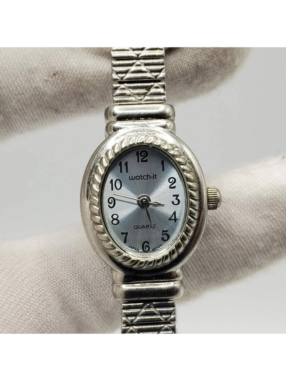 Watch-it Watch Women Blue Oval Dial Silver Tone Expandable Band New Battery